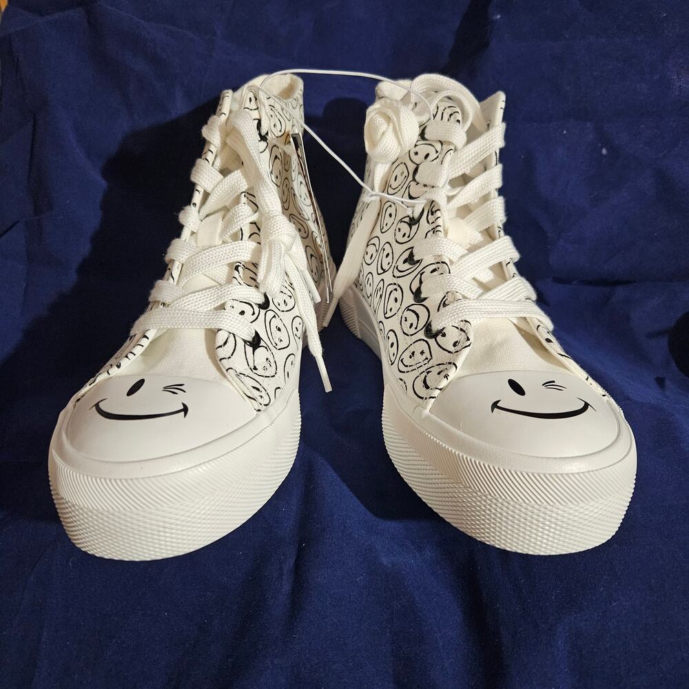 Joe Boxer Shoes Woman's Size 5 Smiley Face White High-Top Canvas